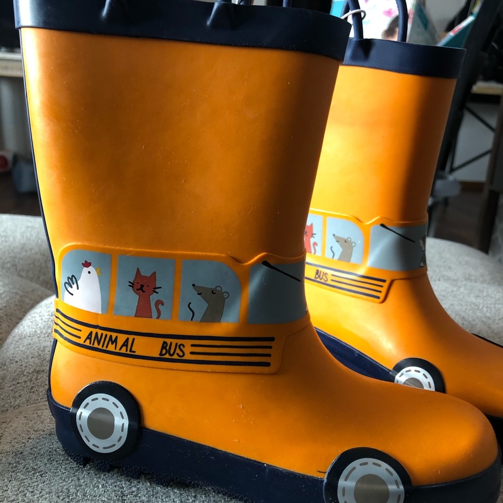 Cat & Jack Rain Boots - Picture 2 of 2